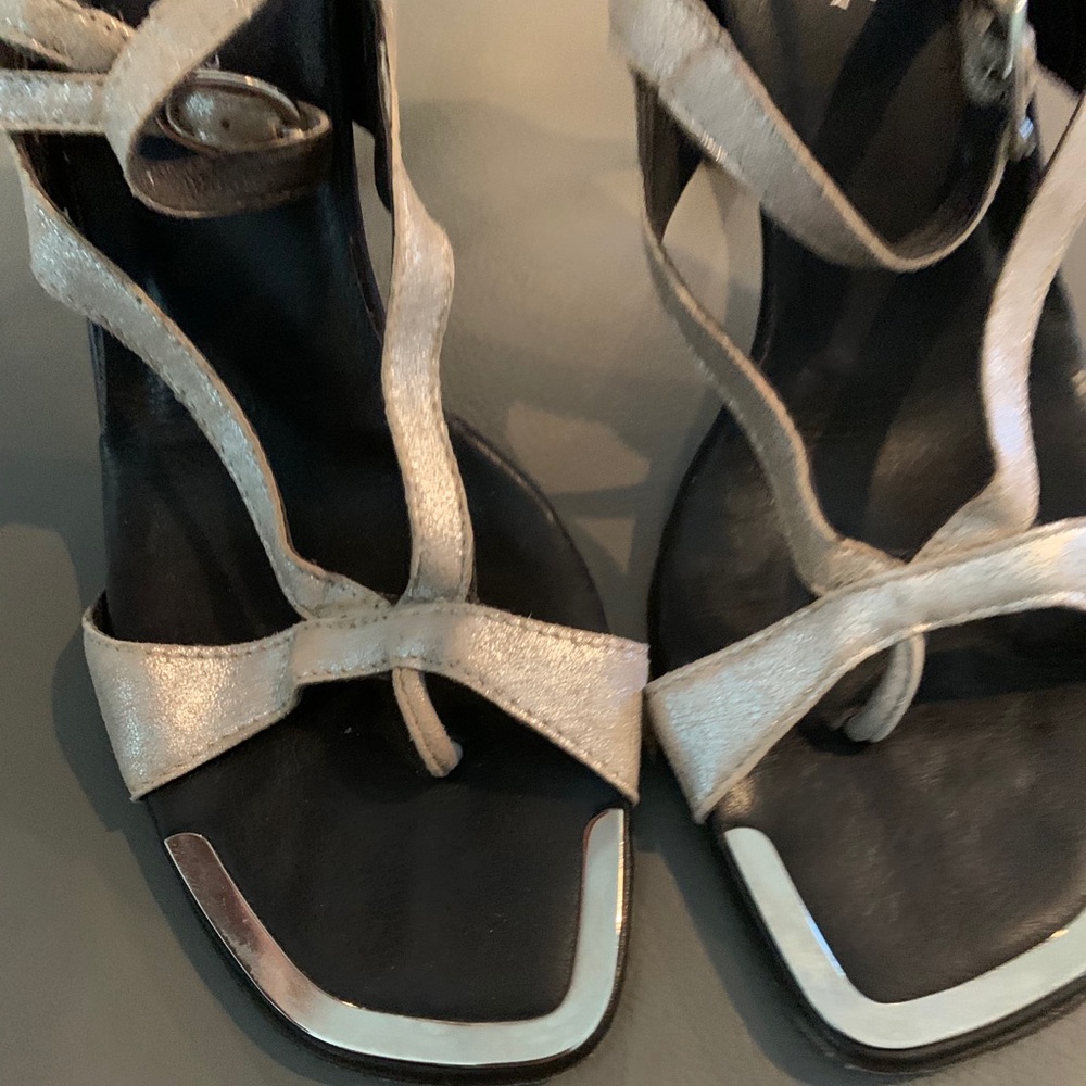 Donald J Pliner Sandals - Picture 10 of 12